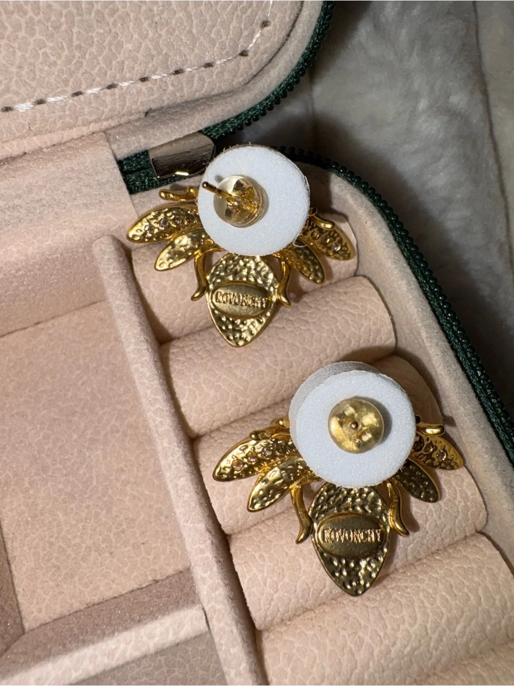 Kovonchy Gold Tone Bee Earrings w/case
